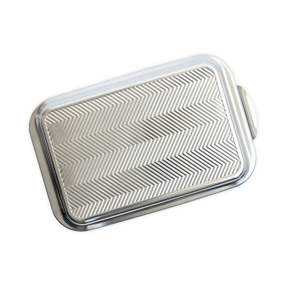 Classic 9 x 13 Pan with Embossed Prism LidClassic 9 x 13 Pan with Embossed Prism Lid - Image 5