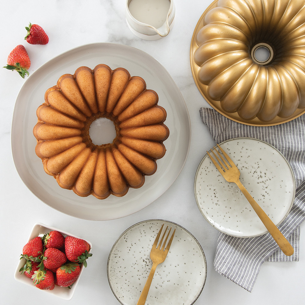 Elegant Party Bundt® Pan, Translucent Bundt Cake and Lemon Cake MixElegant Party Bundt® Pan, Translucent Bundt Cake and Lemon Cake Mix - Image 2