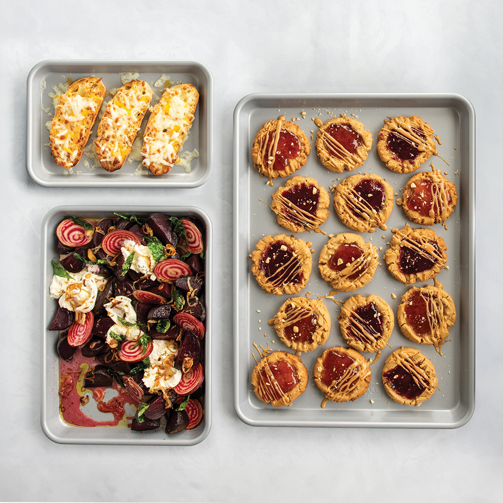 3-Piece Brilliant Bakeware Nonstick Sheet Pan Set3-Piece Brilliant Bakeware Nonstick Sheet Pan Set - Image 2