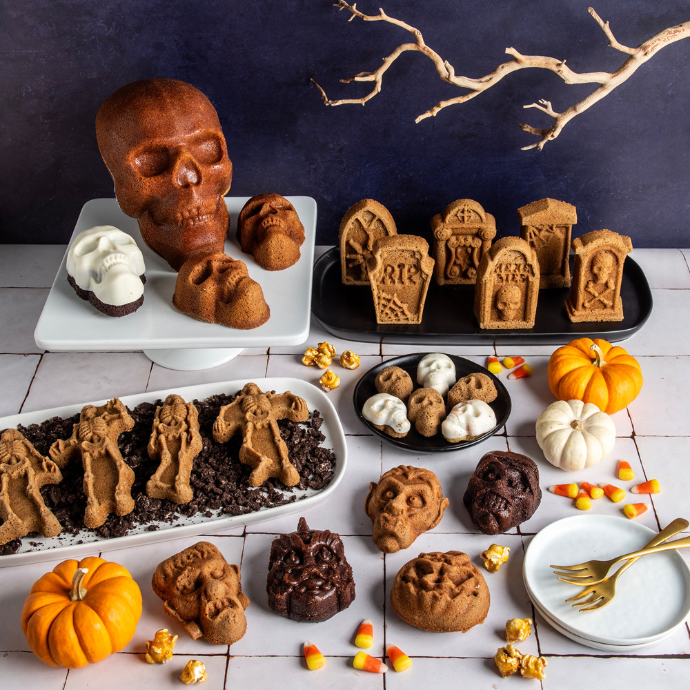 Haunted Skull Cake PanHaunted Skull Cake Pan - Image 4