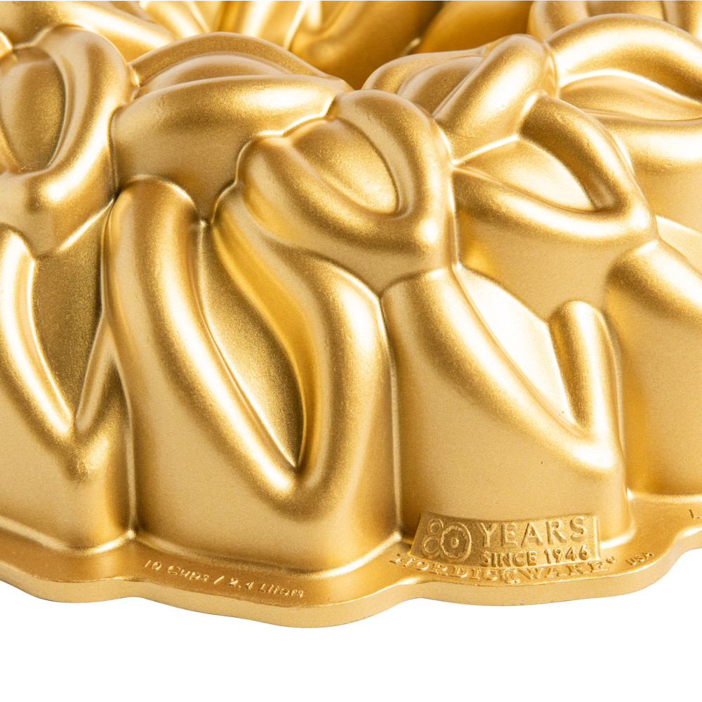 Laurel Wreath Bundt® PanLaurel Wreath Bundt® Pan - Image 12