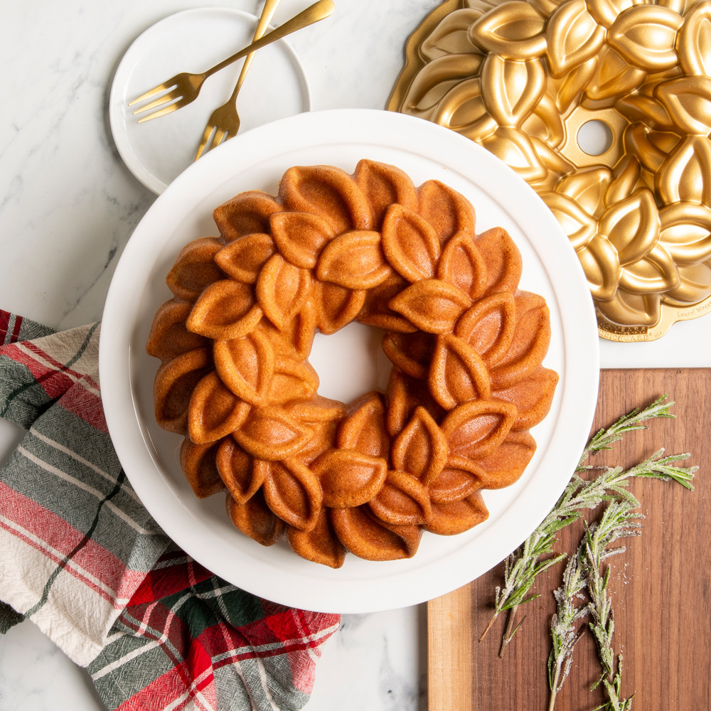 Laurel Wreath Bundt® PanLaurel Wreath Bundt® Pan - Image 13