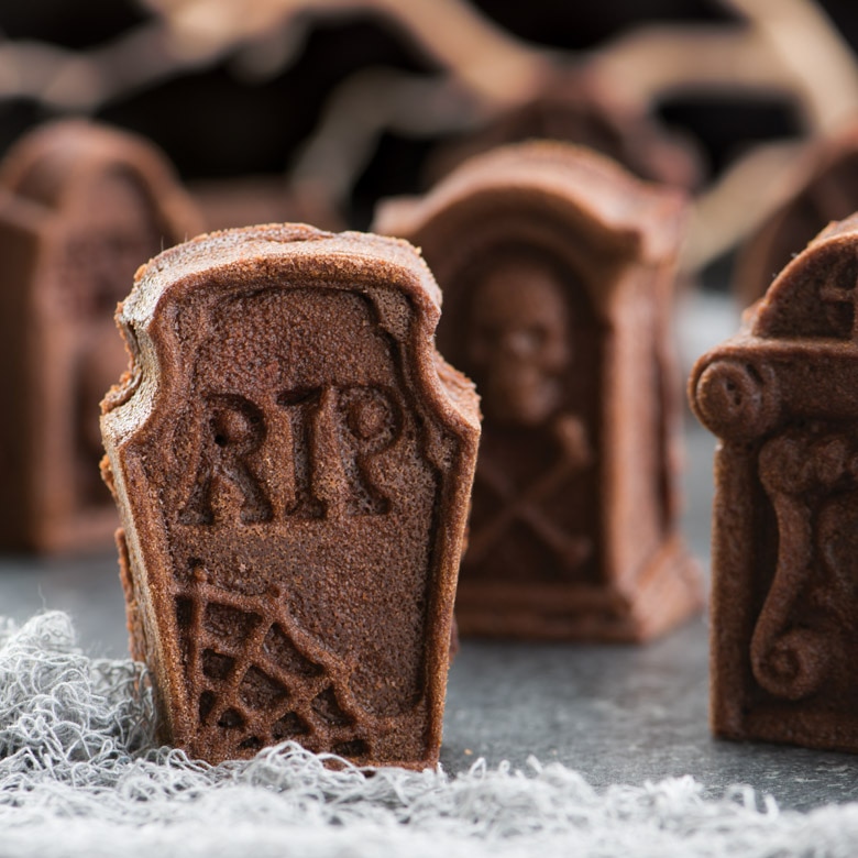 Tombstone Cakelet PanTombstone Cakelet Pan - Image 8
