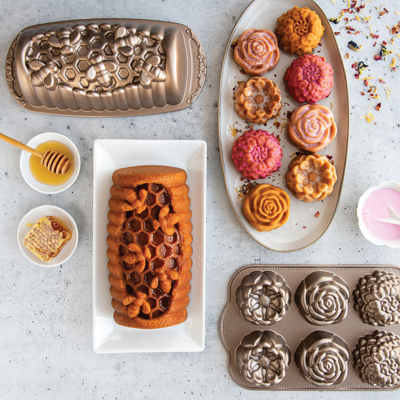 Floral Cakelet PanFloral Cakelet Pan - Image 8