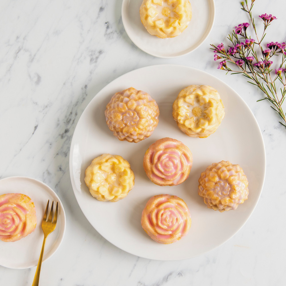 Floral Cakelet PanFloral Cakelet Pan - Image 6