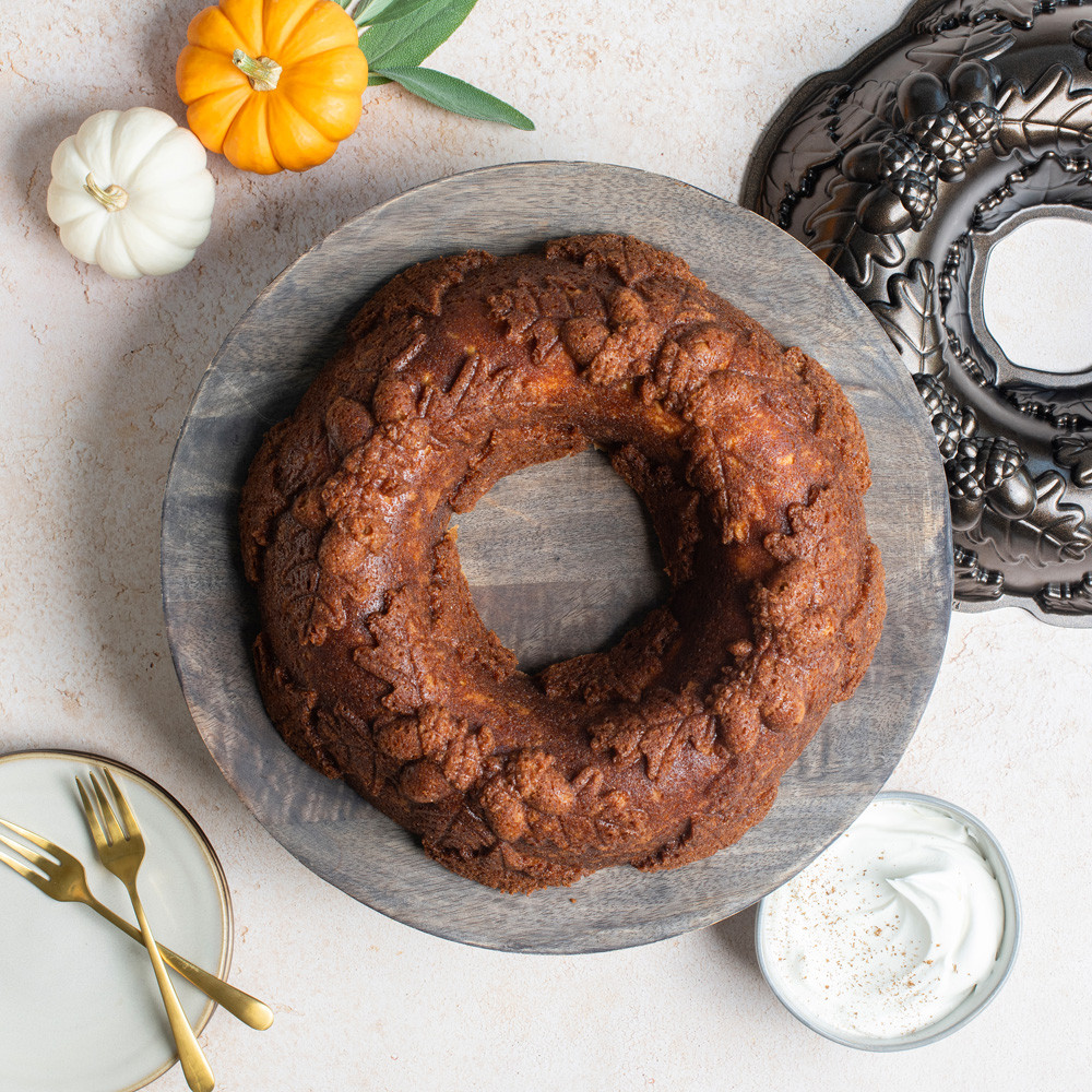 Autumn Wreath Bundt® PanAutumn Wreath Bundt® Pan - Image 4