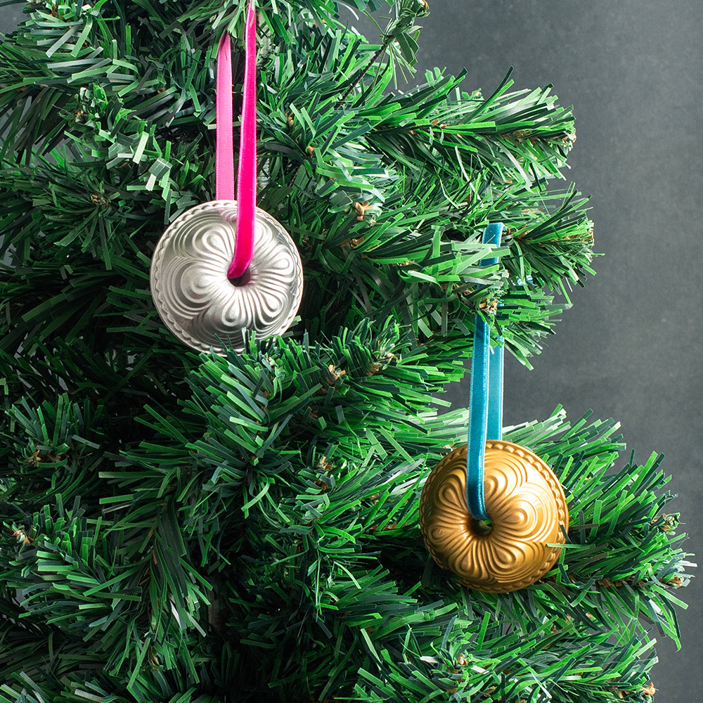 Set of 2 Collectible Cast Ornaments, Chiffon Bundt®Set of 2 Collectible Cast Ornaments, Chiffon Bundt® - Image 2