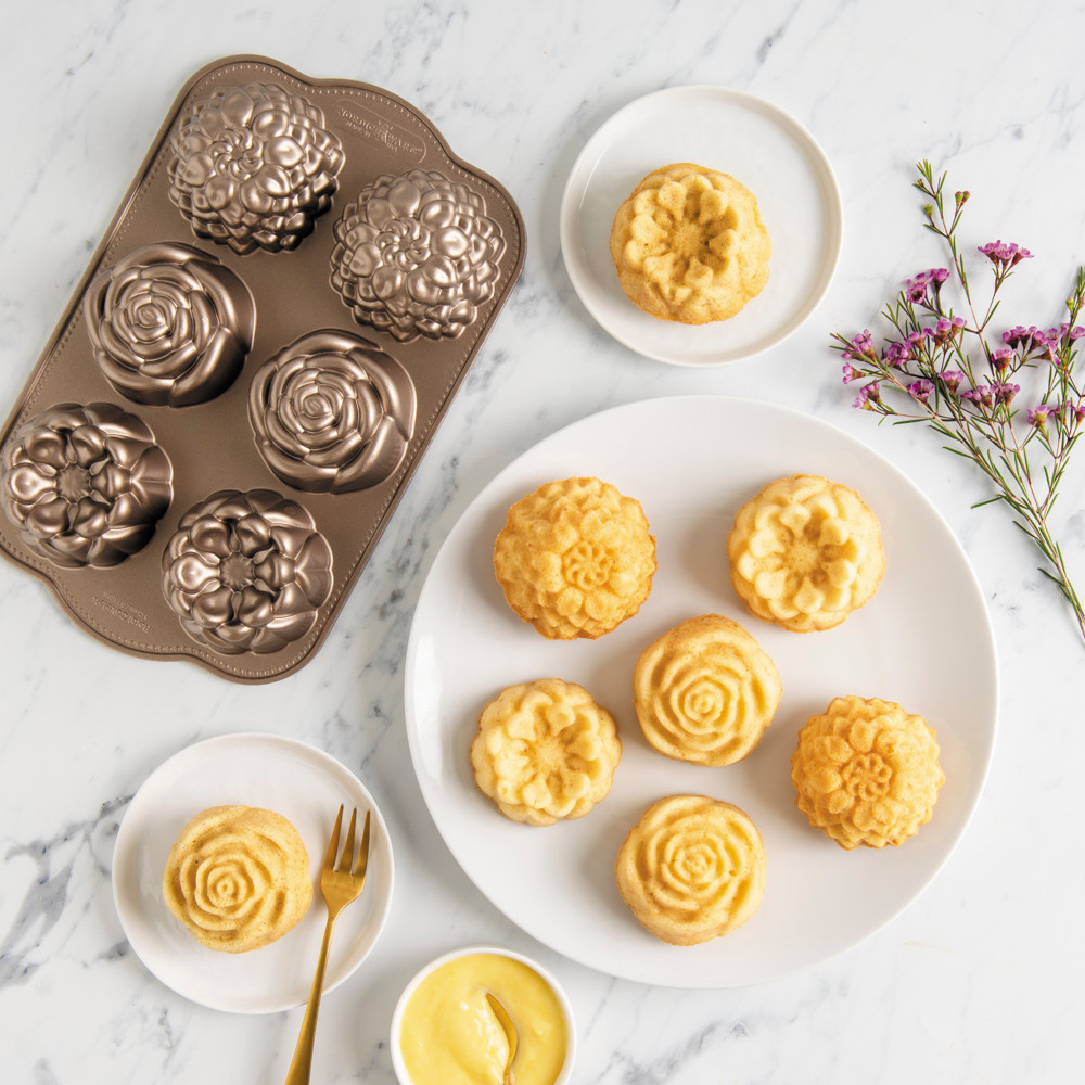 Floral Cakelet PanFloral Cakelet Pan - Image 2