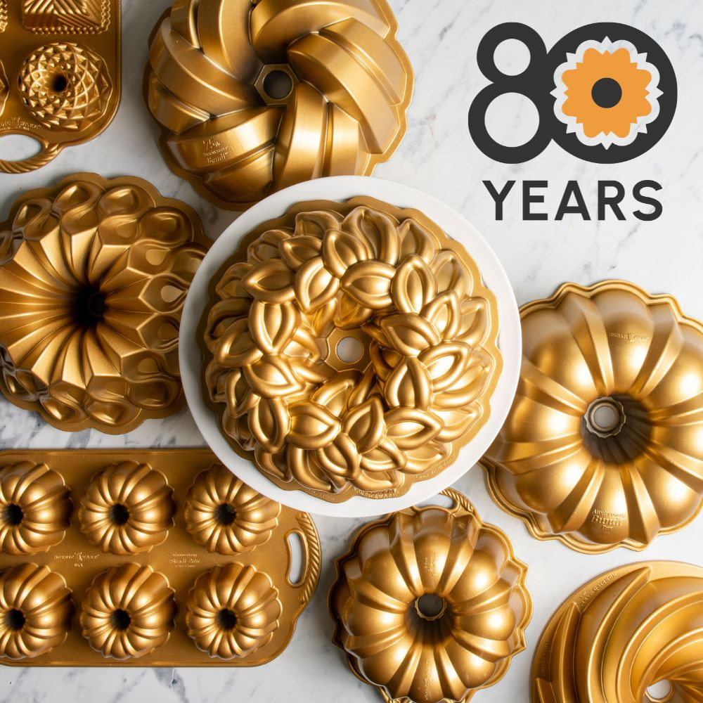 Laurel Wreath Bundt® PanLaurel Wreath Bundt® Pan - Image 3