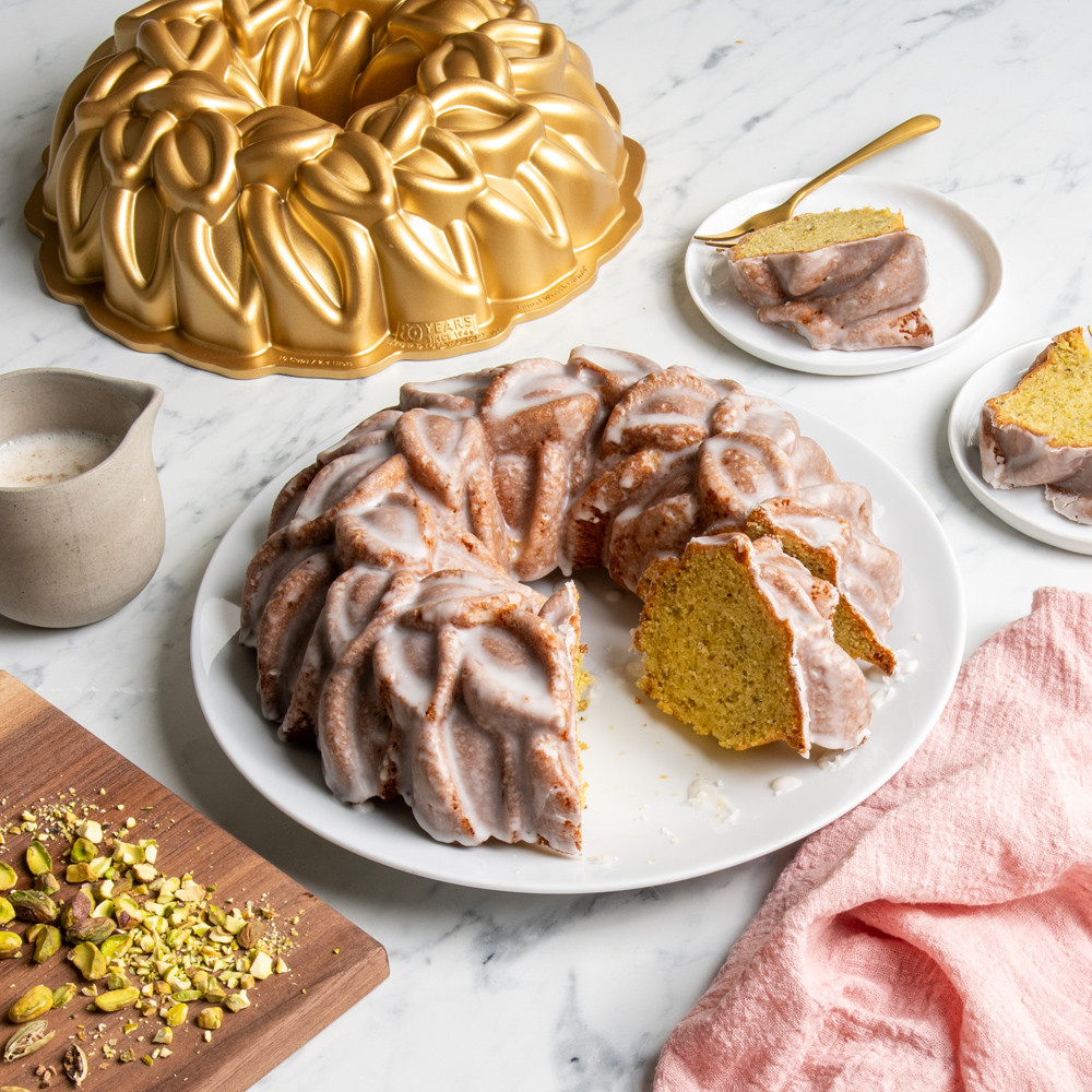 Laurel Wreath Bundt® PanLaurel Wreath Bundt® Pan - Image 11
