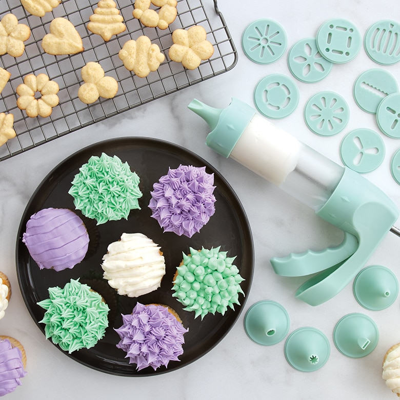 Deluxe Spritz Maker & Treat Decorating SetDeluxe Spritz Maker & Treat Decorating Set - Image 2