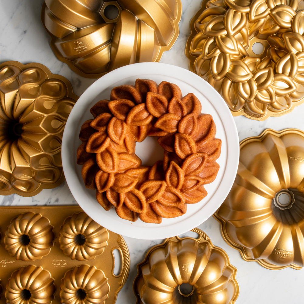 Laurel Wreath Bundt® PanLaurel Wreath Bundt® Pan - Image 7